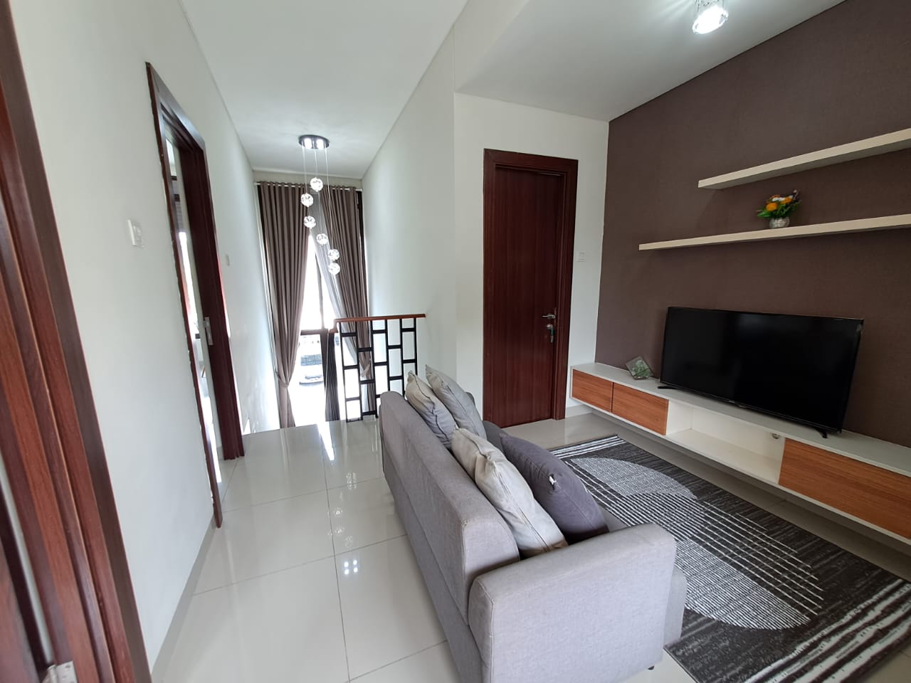 Rumah Disewakan Fully Furnished di Cluster Simpruk Forest Green Lippo Cikarang